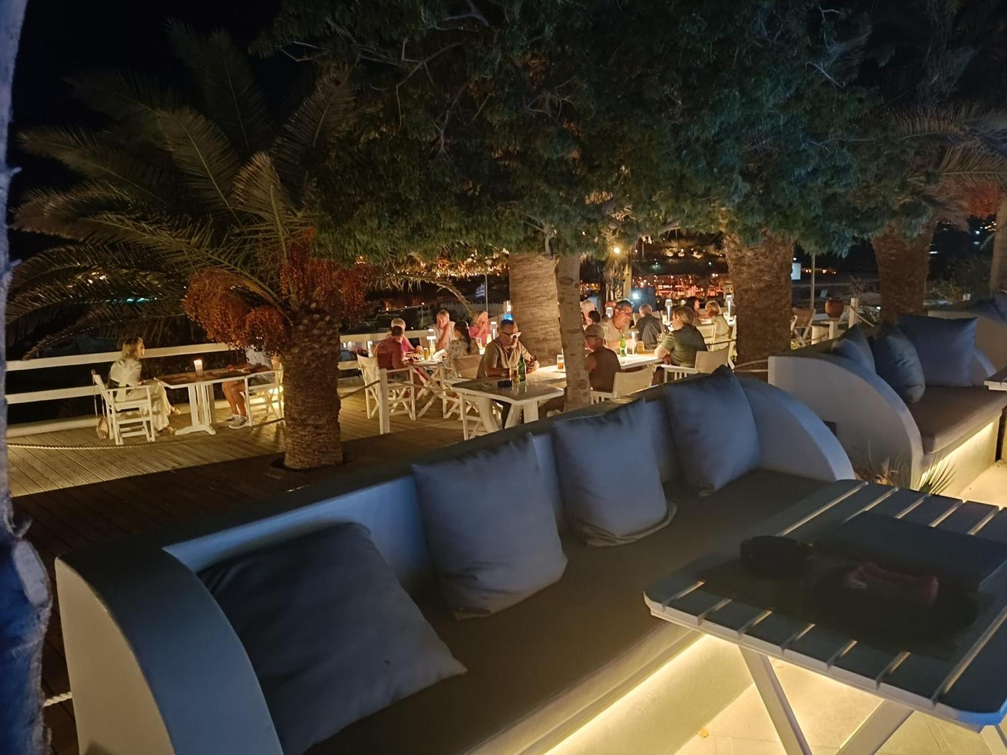 Zephyros Aparthotel เปรากา ภายนอก รูปภาพ